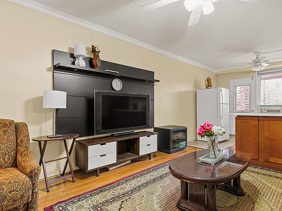 3rd image of 61-15 98th St APT 11N