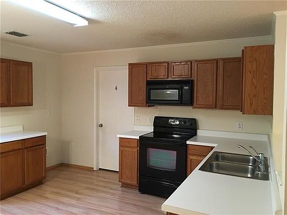 2nd image of 1216 Scenic Hills Dr
