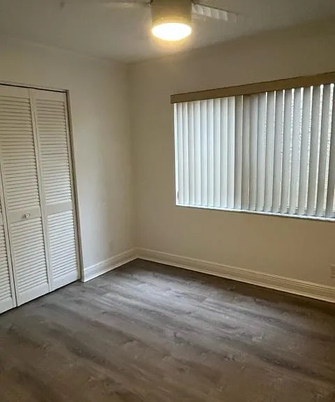 Guest bedroom.