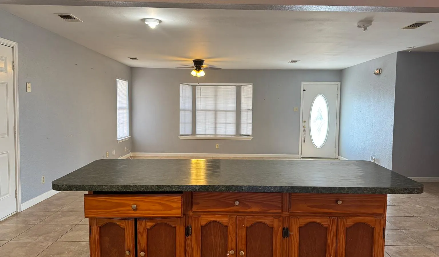 3 bed, 1462 sqft, $1,850 — Photo 3