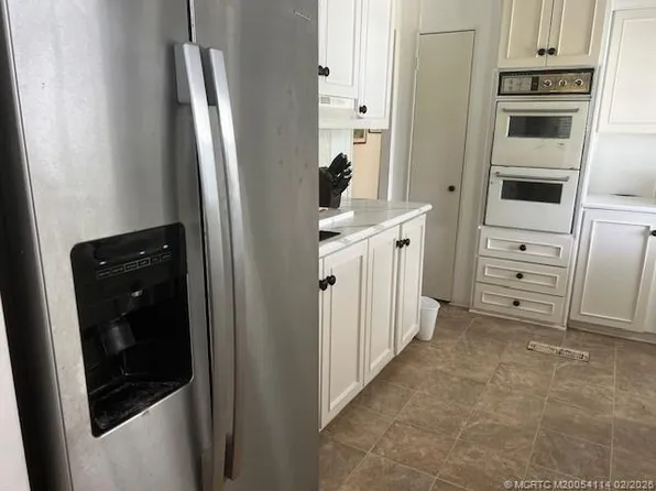 6311 Dogwood Ln, Lantana, FL 33462