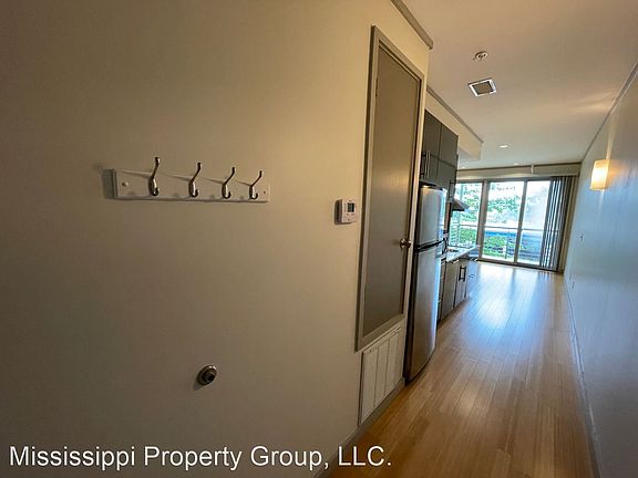 3rd image of 1430 University Ave APT 202