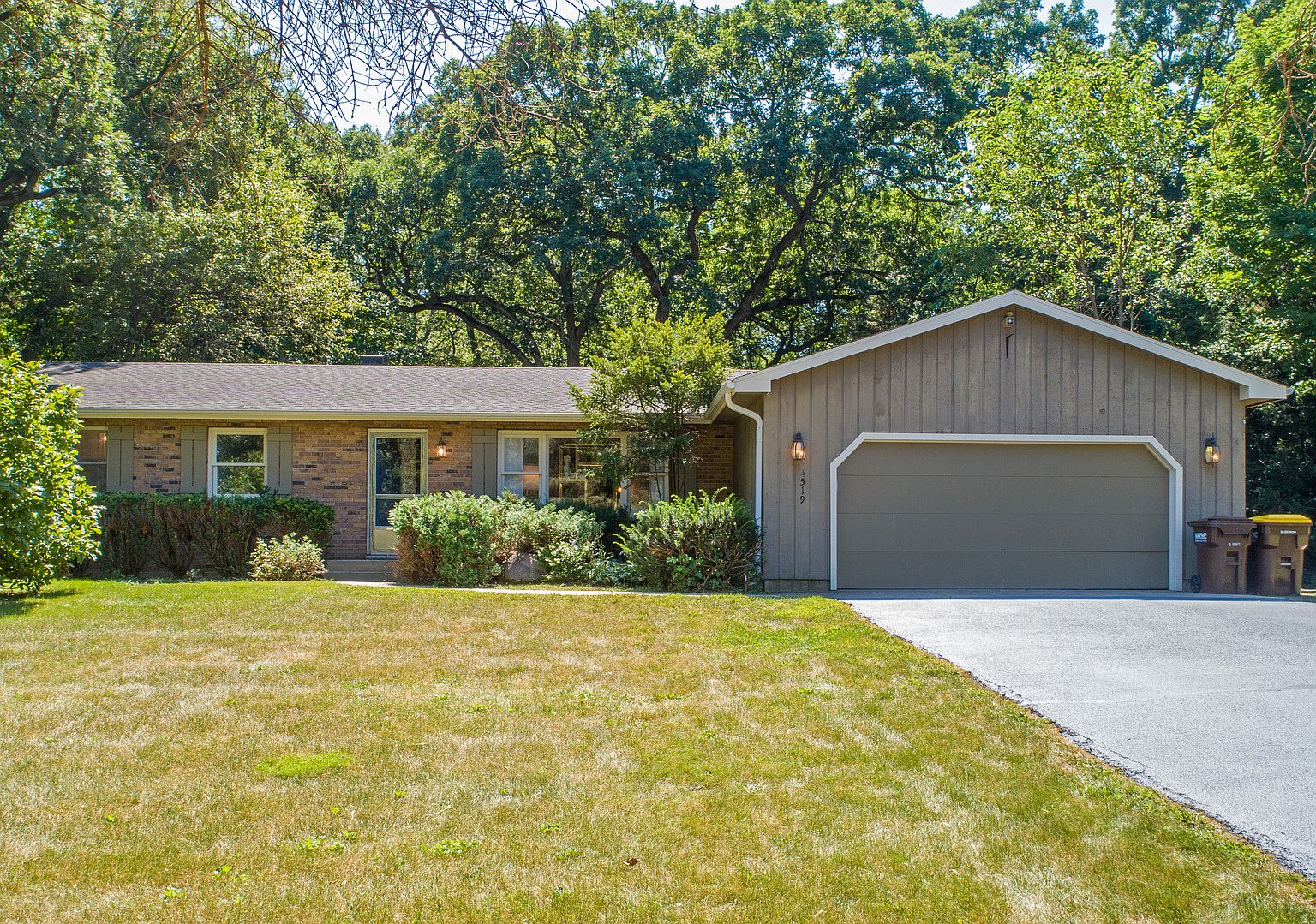 4519 Ripon Rd, Crystal Lake, IL 60012 Zillow