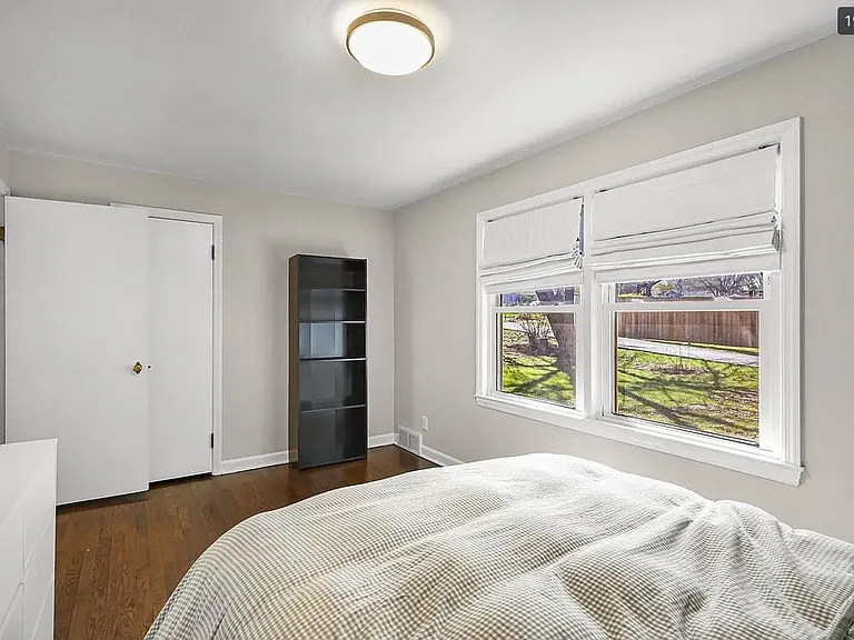 326 S Midvale Blvd — Photo 16