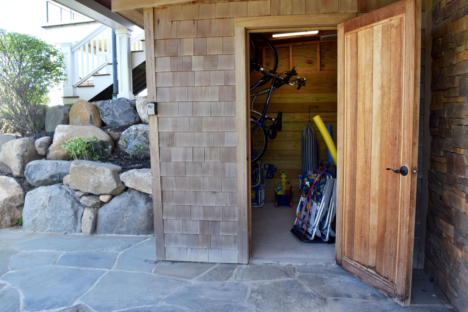  Shed with bikes, beach equipment 