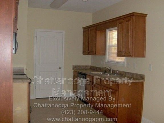 3rd image of 1766 Southernwood Dr