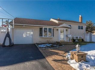 51 Leonard Dr, Massapequa, NY 11758