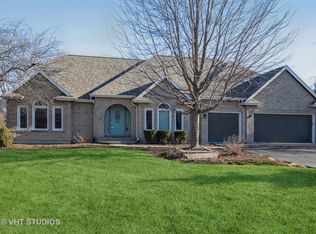 10555 Newmarket Dr, Naperville, IL 60564