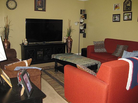 4th image of 301 Mary Lee Dr