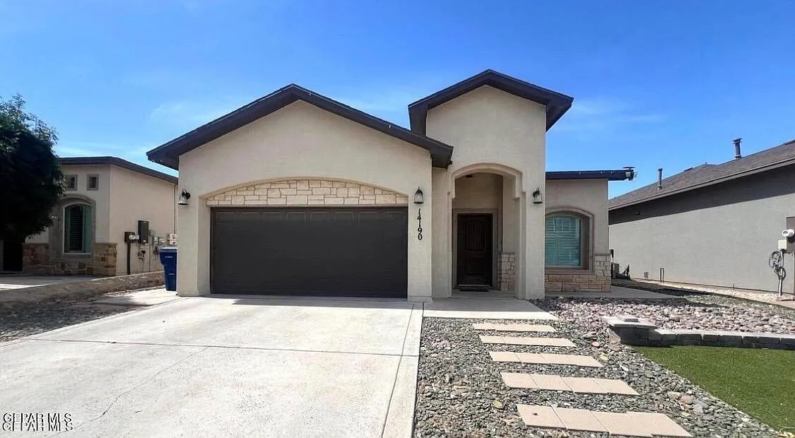 3 bed, 2.0 bath, 1693 sqft, $2,100 — Photo 3