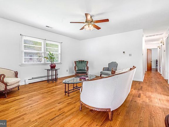 5th image of 6827 Bellevue Rd