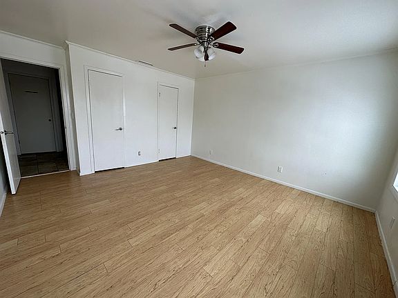 4th image of 205 Holland Ln