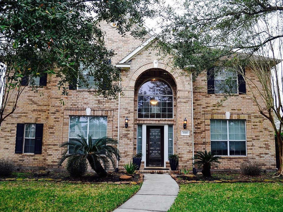 1st image of 2102 Venezia Dr