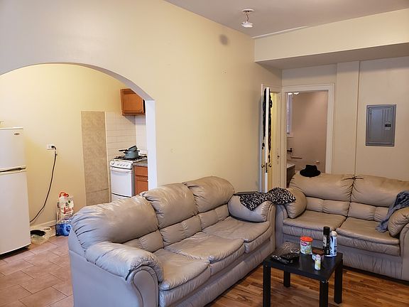3rd image of 1712 W Estes Ave #G8