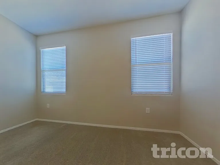 31026 W Earll Dr — Photo 7