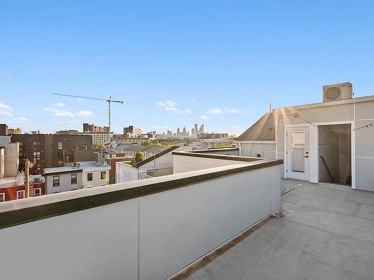 1306 N Front St #4F — Photo 11