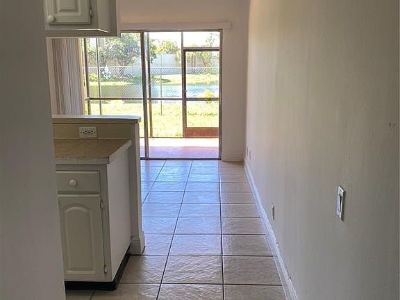 4th image of 4453 Treehouse Ln #4453