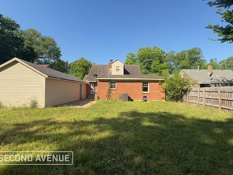 3132 Lamphier Ave — Photo 17