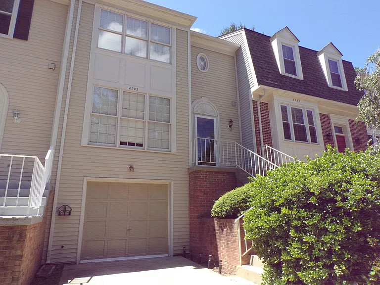 8305 Ridge Crossing Ln — Photo 1
