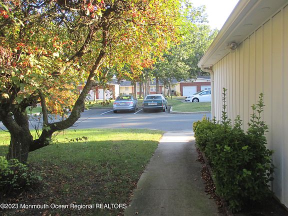 3rd image of 64C Buckingham Drive