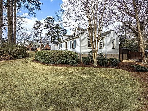 2nd image of 205 Old Ivy Rd NE