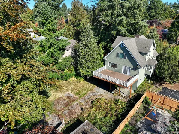 10715 2nd Avenue NW, Seattle, WA 98177