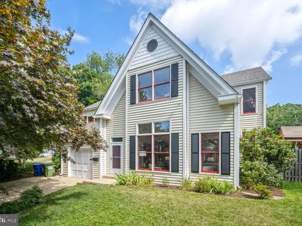 3601 Kenilworth Dr, Chevy Chase, MD 20815