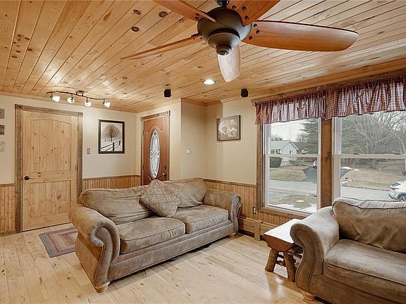4th image of 59 Manor Ln
