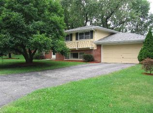 12110 S Coach Rd, Palos Heights, IL 60463