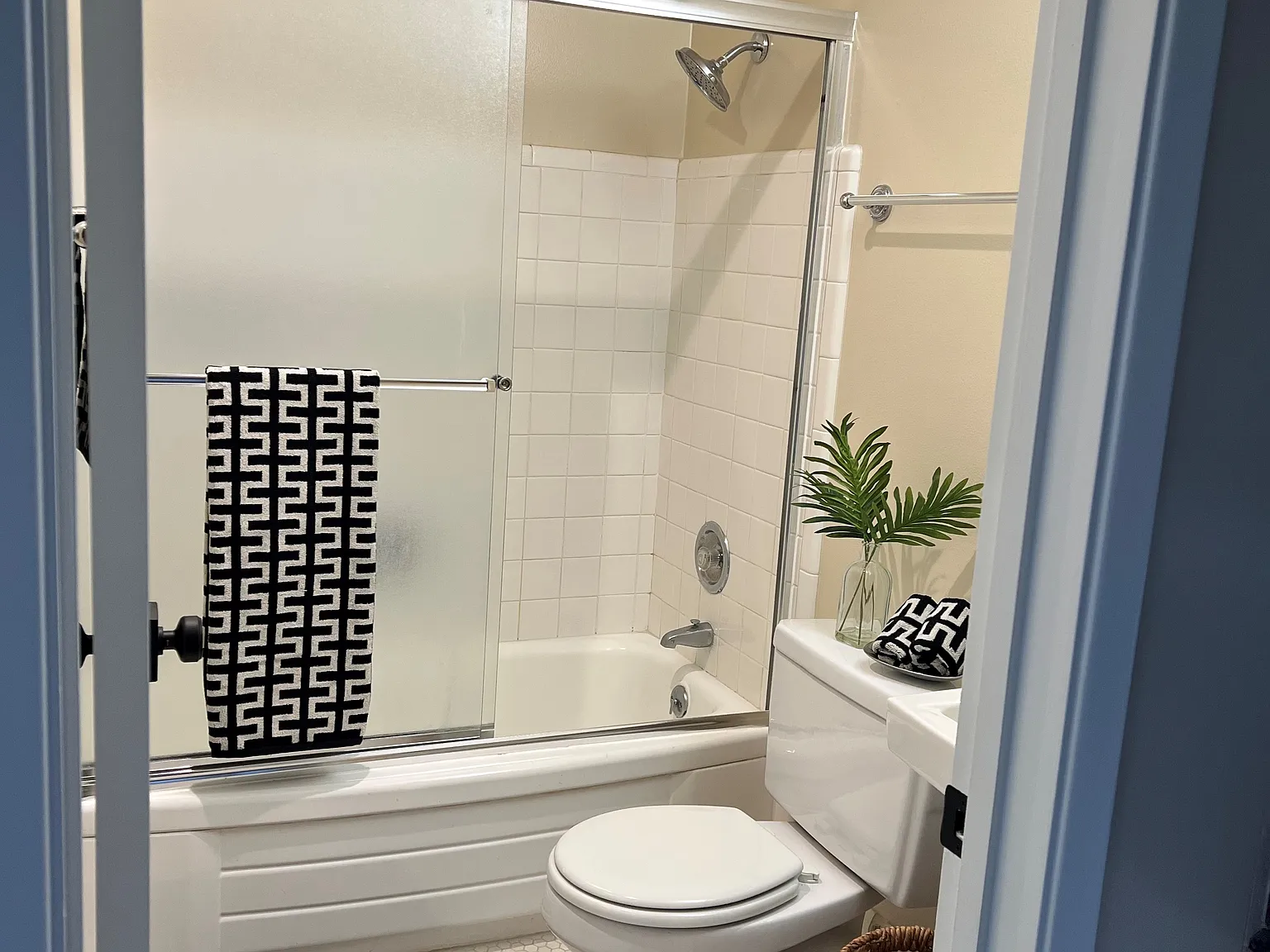 1 bed, $2,495 — Photo 3