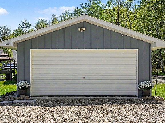5th image of 4440 Loon Lake Rd