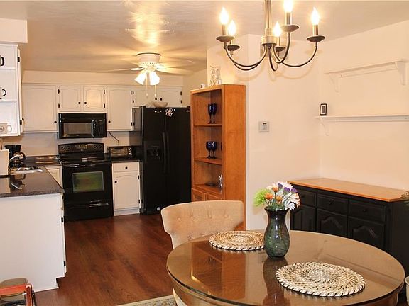 5th image of 18 Vista View Dr