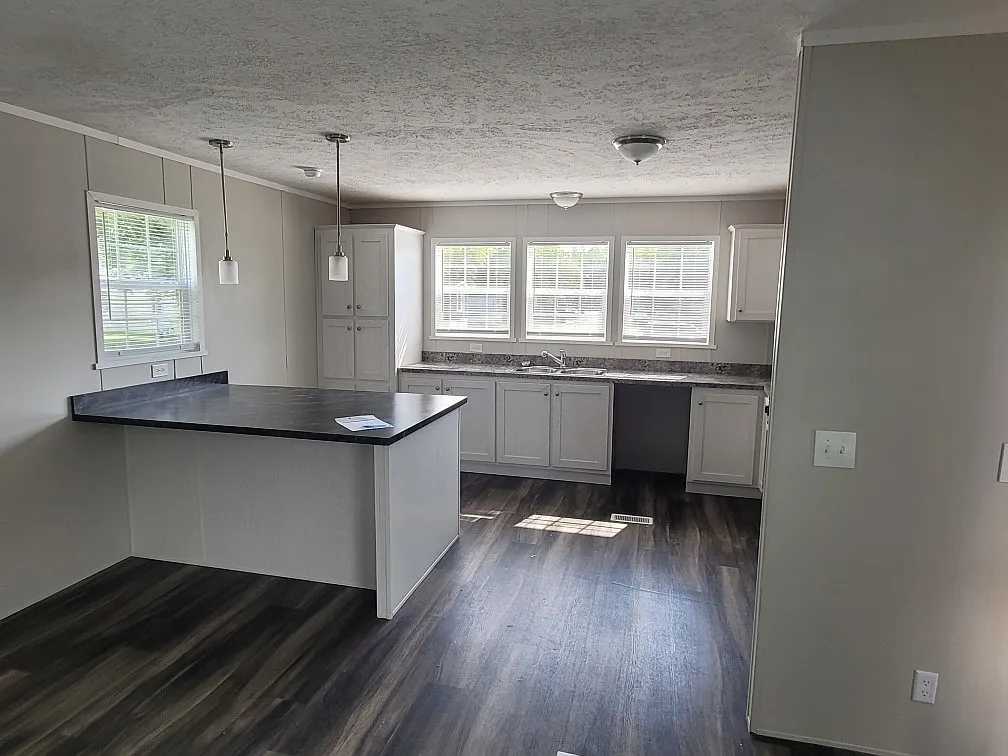 Stonecrest Manor — Photo 2