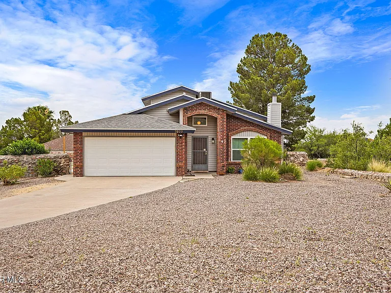 7609 Medano Dr — Photo 1