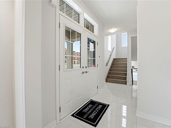 4th image of 132 Settlers Rd E