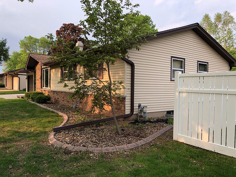 2nd image of 316 McKenzie Ln