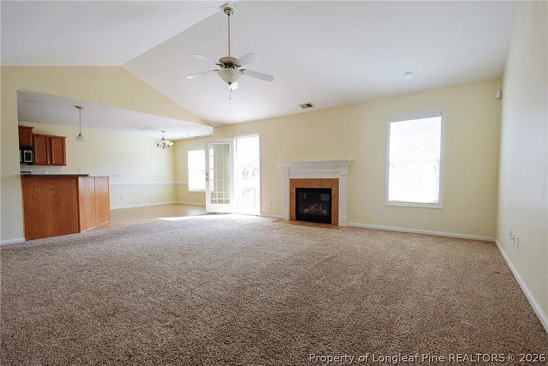 3 bed, 2.0 bath, 1987 sqft, $1,850 — Photo 3