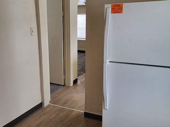 2nd image of 207 Irwin Ave
