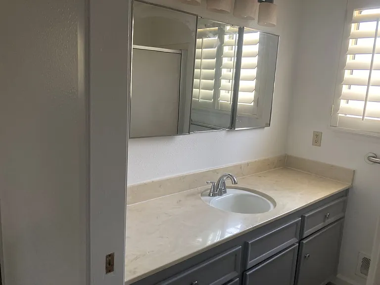 1229 Eastridge Dr — Photo 5