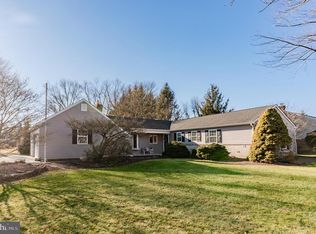 23 Wooden Bridge Ct, Holland, PA 18966