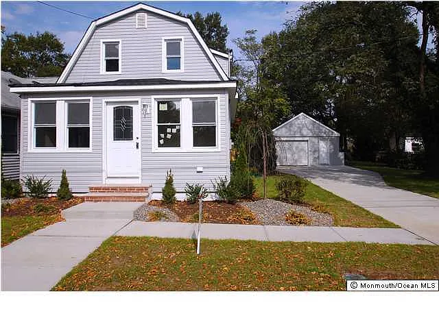 149 8th St photo 1