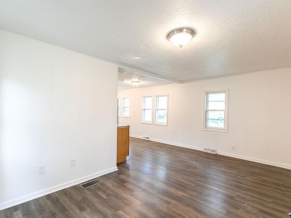 5th image of 6254 Leighton Ave