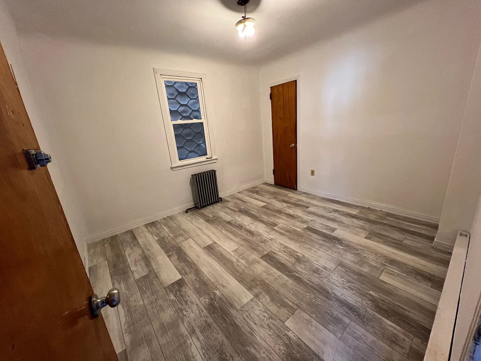 2 bed, 1100 sqft, $1,200 — Photo 2
