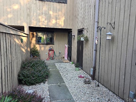 3rd image of 3162 Burrwood Dr
