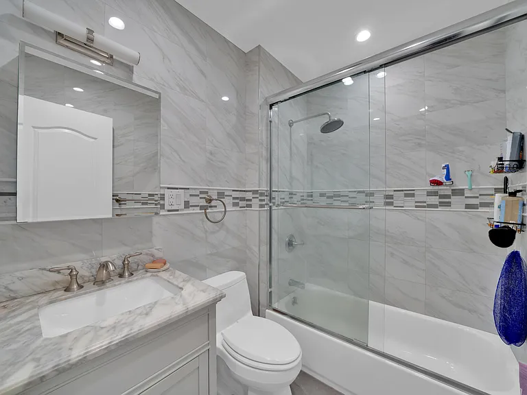 934 President St #9 — Photo 6