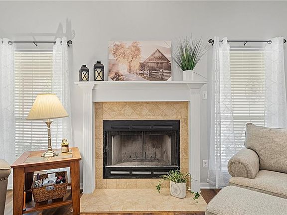 5th image of 608 Eagles Nest Dr