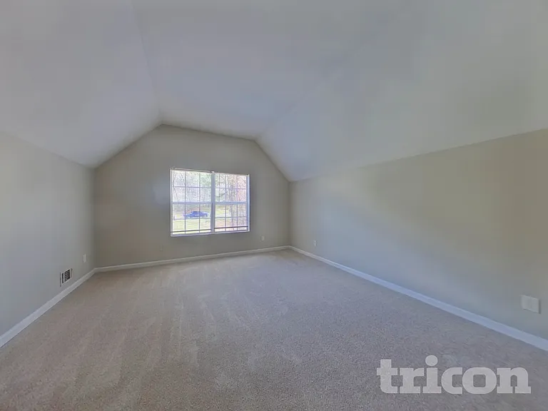 3912 Laurel Bend Dr — Photo 9