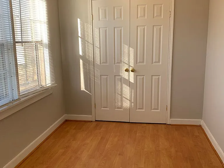 1050 Dubois St — Photo 5