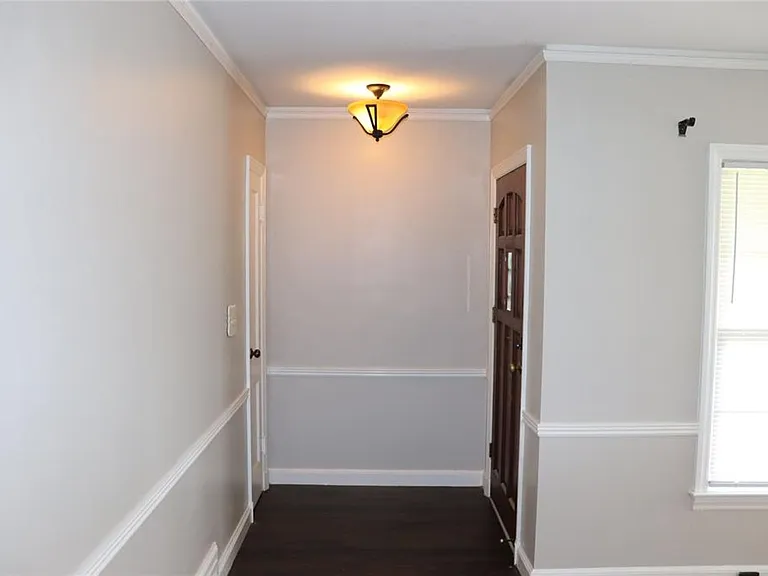 2781 Ashley Ave — Photo 2