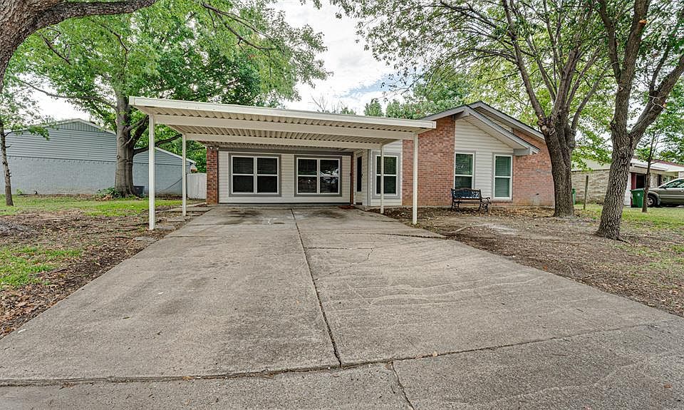 1st image of 412 Stonehenge Dr